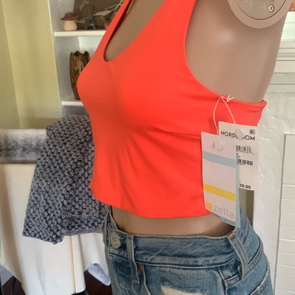 Coral sports top Size s🏃‍♀️ - Picture 1 of 2